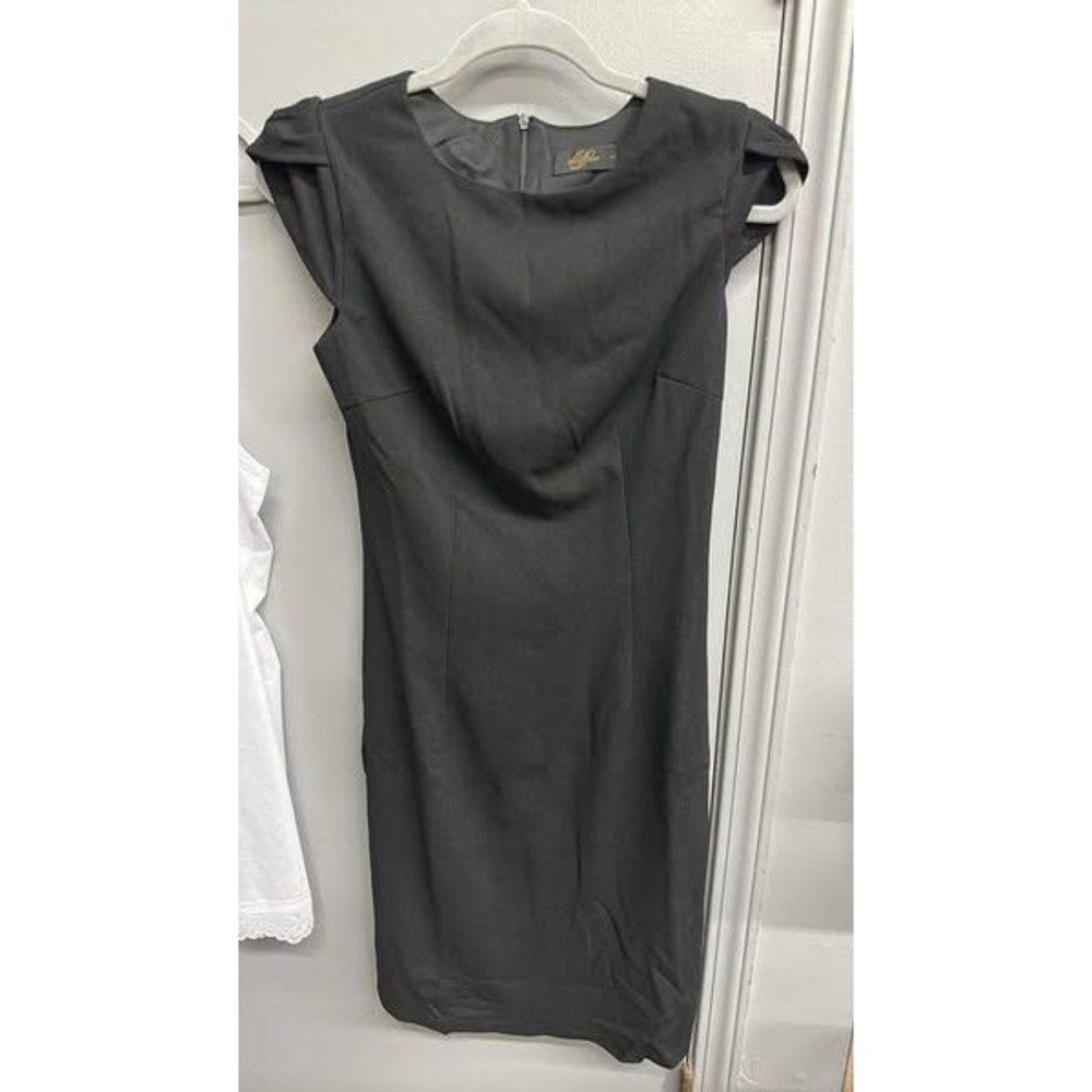 Sheath‎ Dress - Cap Sleeve - Little Black Dress - Career - Size SMALL